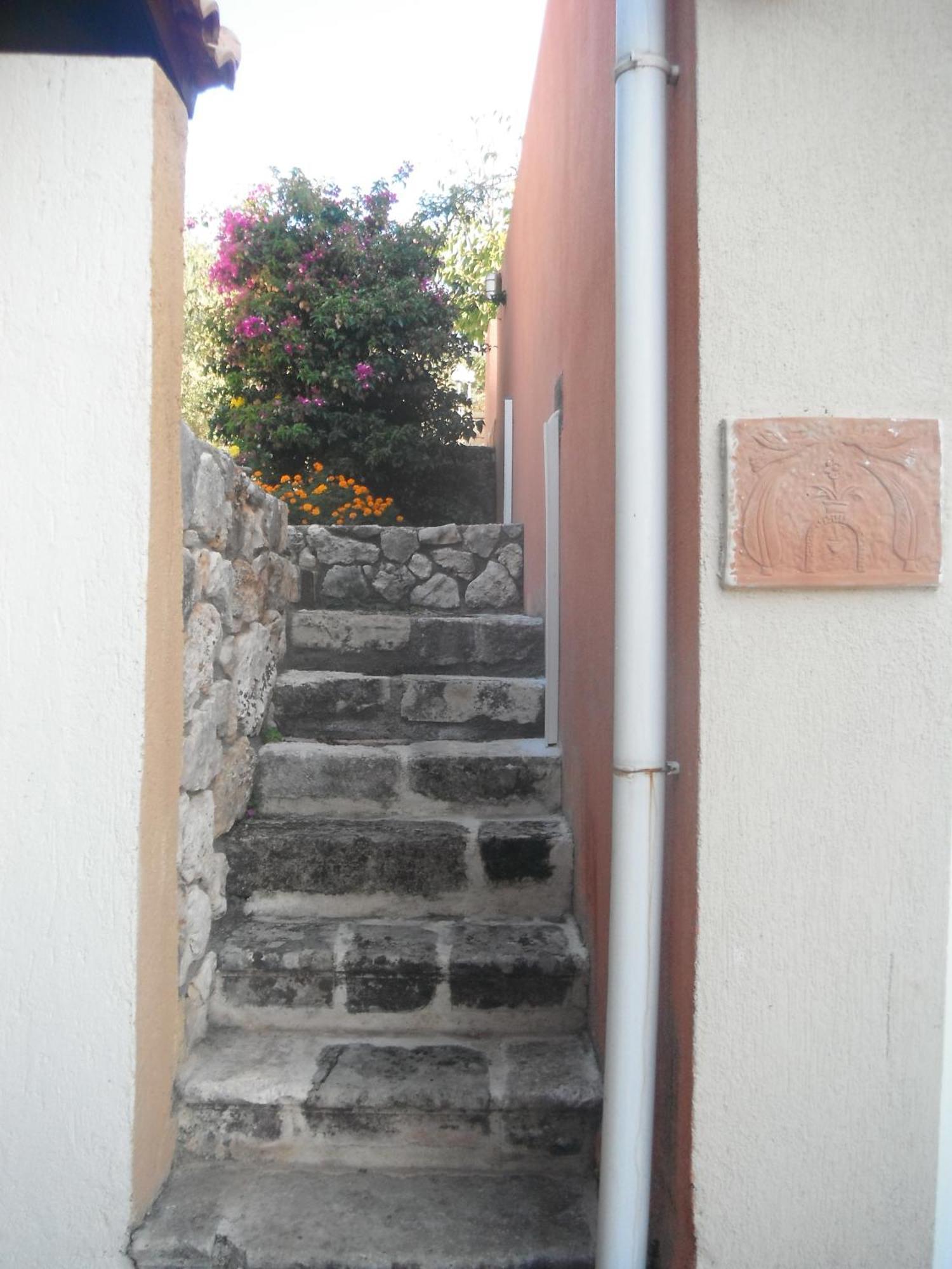 Evianna Studios Mousata Exteriér fotografie
