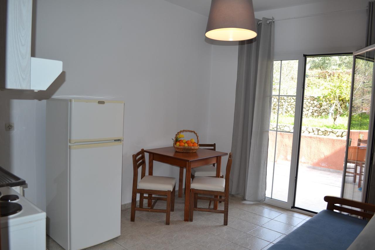 Evianna Studios Mousata Exteriér fotografie
