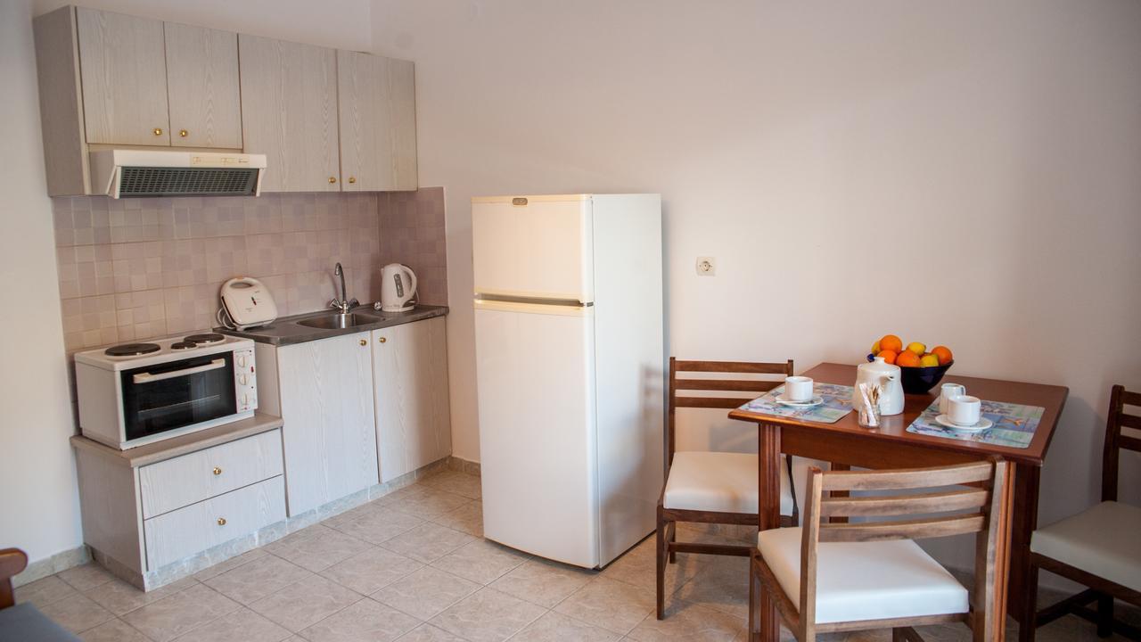 Evianna Studios Mousata Exteriér fotografie