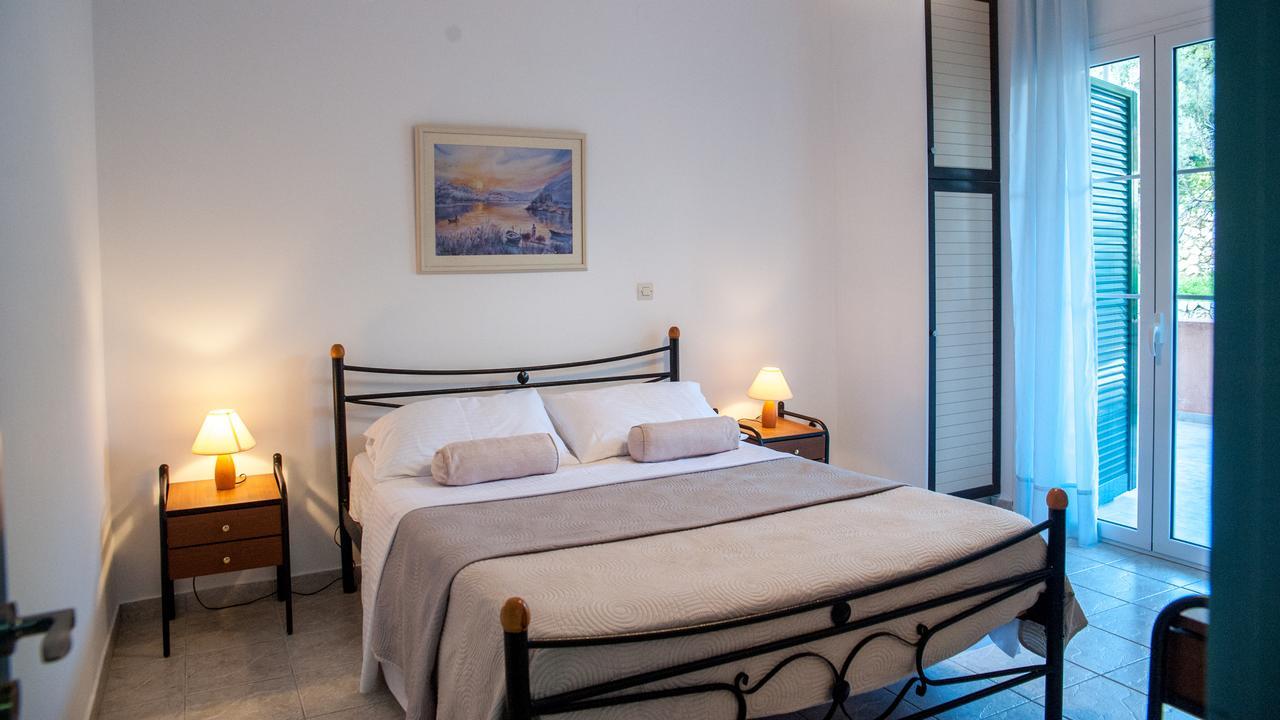 Evianna Studios Mousata Exteriér fotografie